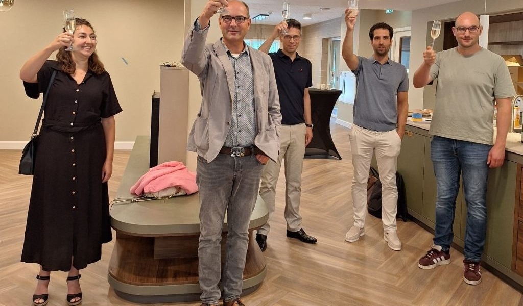 Proosten op oplevering Villa Nassau in Breda